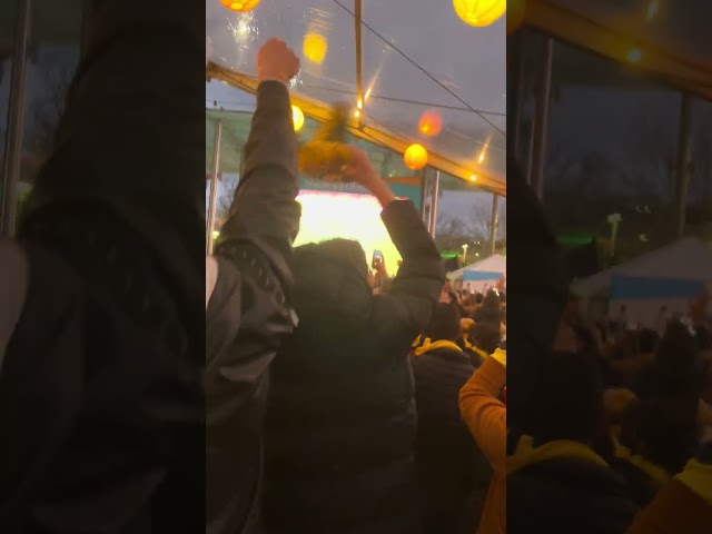 Moment for fans in Perth celebrates the Matildas through to the semifinal #FIFAWWC