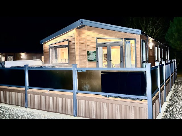 Stunning 3 Bedroom Lodge Sited On A 12 Month Holiday Park With Decking & Hottub 4 Fishing Lakes