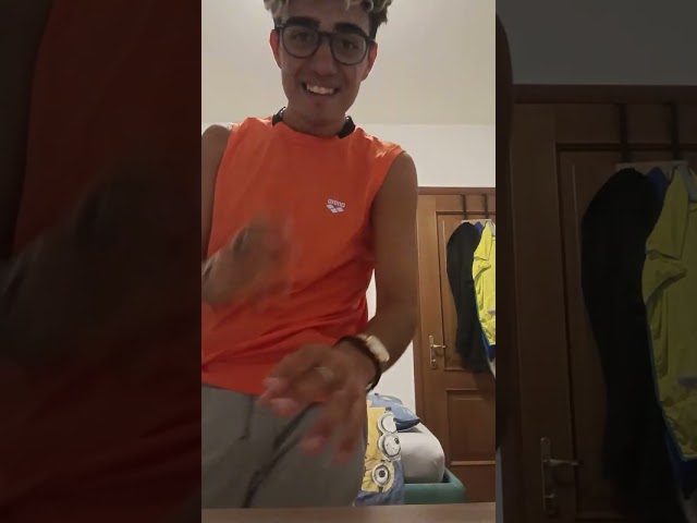 Cerco di imparare il moonwalk e inclinata di Micheal Jackson, non è stato facilissimo 