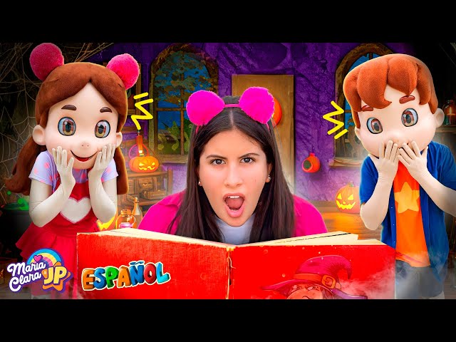 ¡Maria Clara y JP leen Historias de miedo sobre la bruja malvada! 😱📖