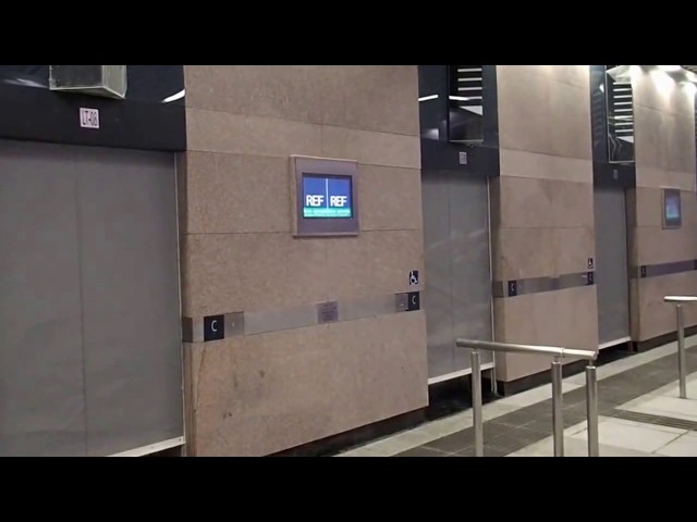 高運量升降機的防煙幕　Smoke curtains of High Capacity Lifts