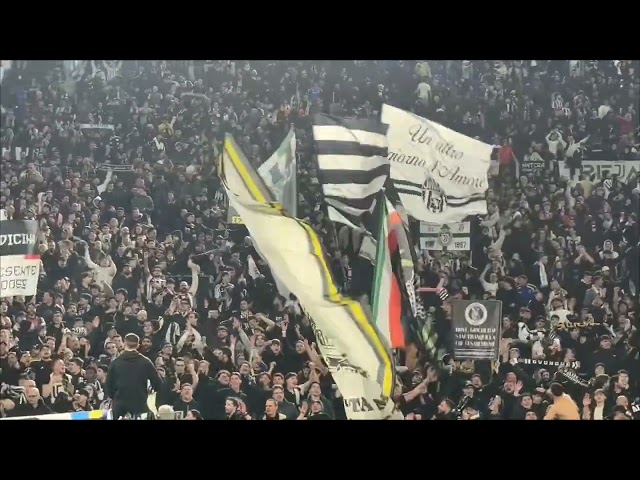 Roma - Juve , esplode il settore ospiti 🤍🖤