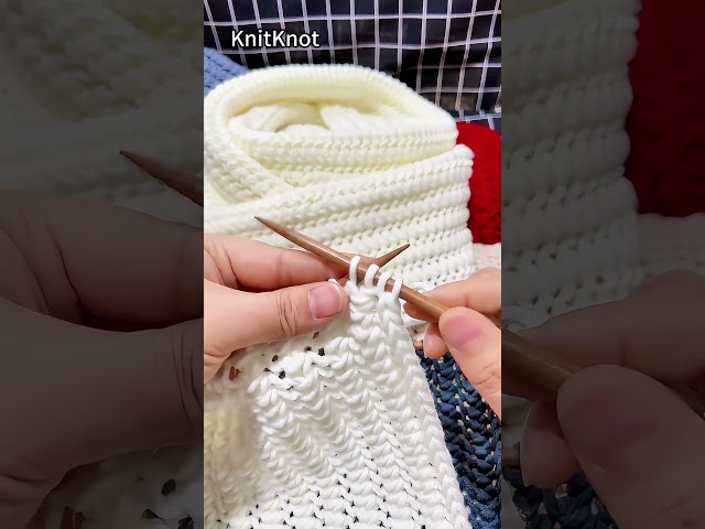DIY Your Own Cozy Knit Scarf in Just a Few Steps! ✨🧣#knit #knitting #diy