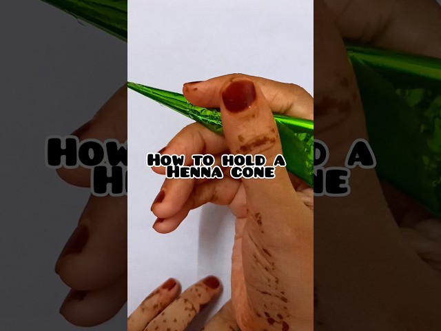 How to hold a henna cone properly#beginners#mehndi#mehndiforbeginners#short#viral