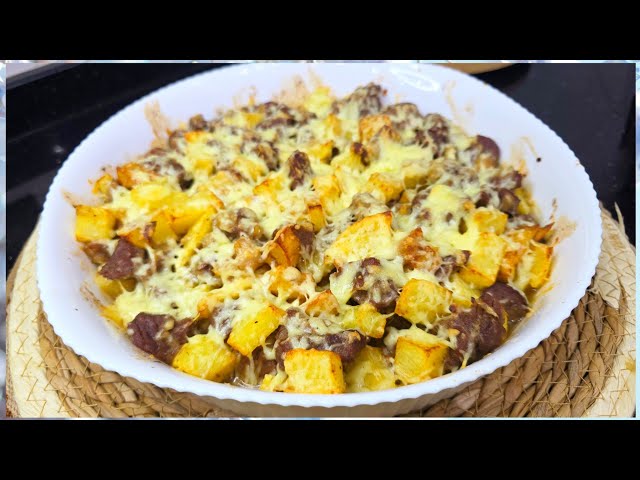 Umm Walid's Kitchen / This is not a gratin, this is a recipe for grilled meat with potatoes in th...