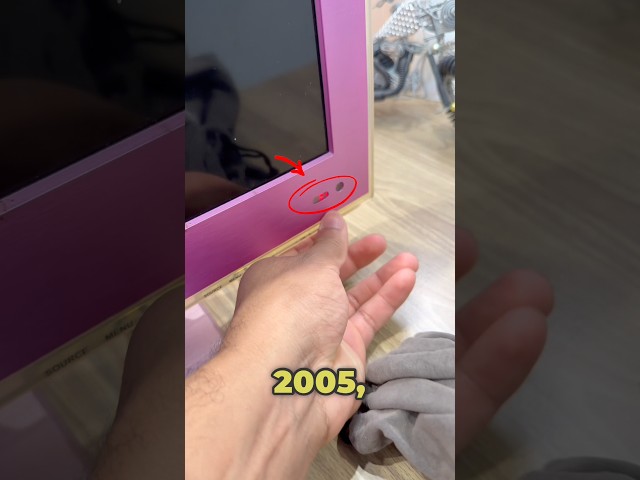 Turn Your Old TV into a Smart TV with This USB Trick