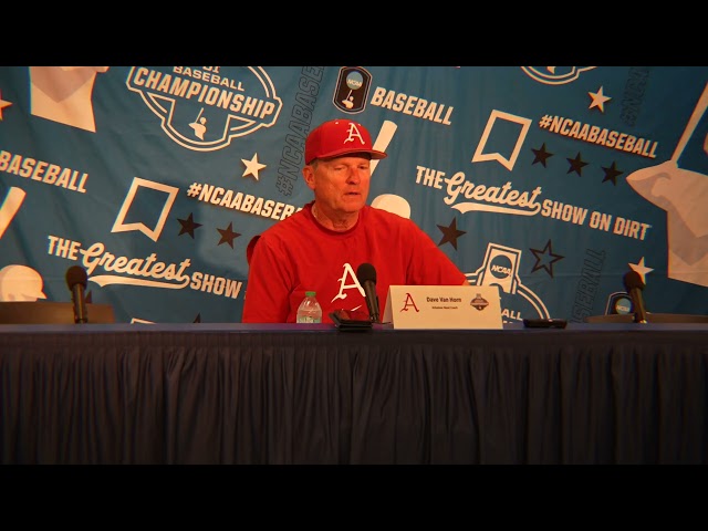 Arkansas Coach Dave Van Horn Reacts To Season Ending In NCAA Regionals