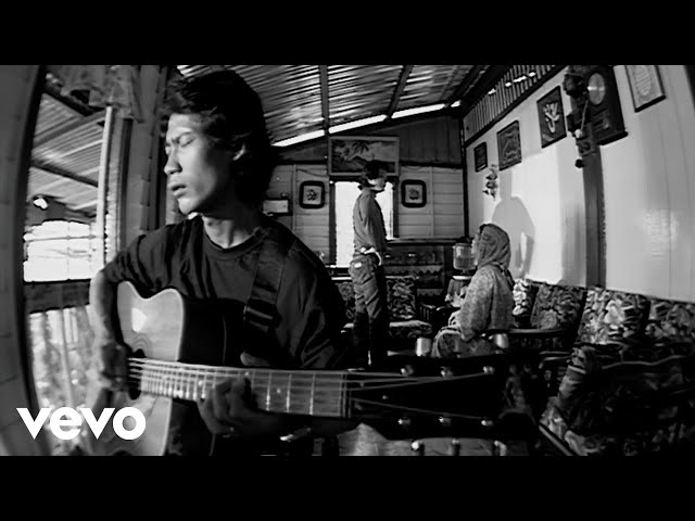 Spring - Persada Cintaku (Official Music Video)