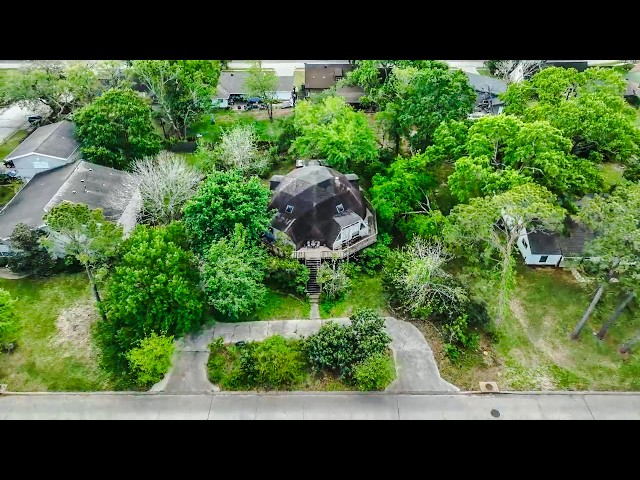 Family's ABANDONED Home Stuck in Time Since 2007 - WHERE Did They Go?