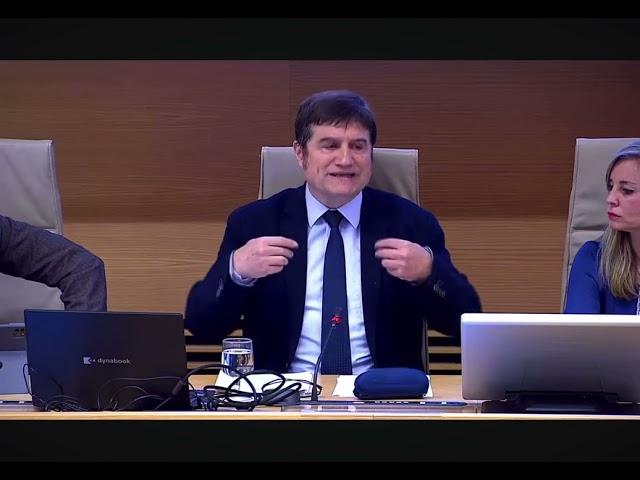 Guillem Bou explicando las Hipotecas REDAL, IRPH y las Hipotecas Crecientes en el Congreso