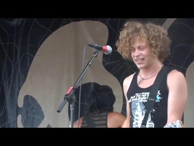 Attack Attack! Live At Vans Warped Tour 2009 (Bonner Springs, Kansas) [Full Concert]