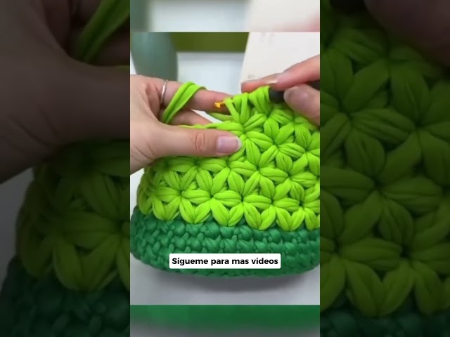 Mira este hermoso punto #bolsos #crochet #manualidades #trapillo #emprendimiento
