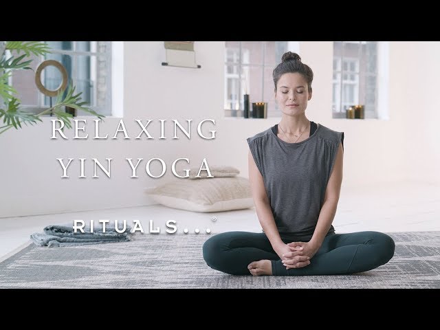Unwind en undo stress with Yin Yoga (15-minute yoga practice) | Rituals