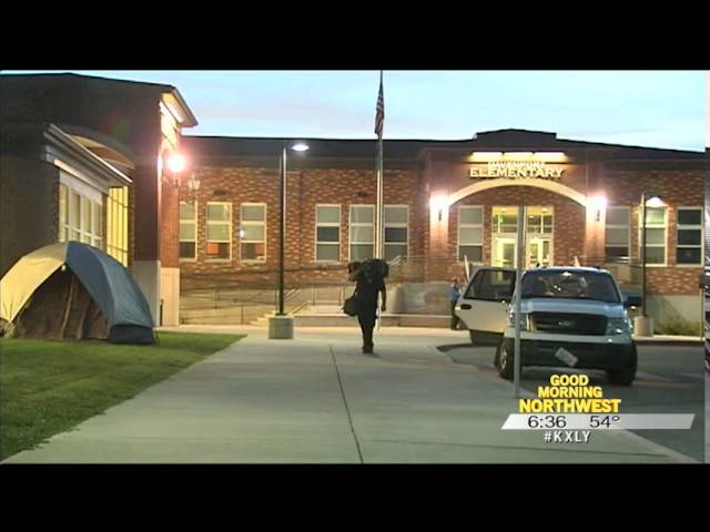 Logistics crew helps firefighters stay up on the line