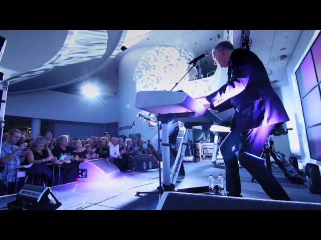 OMD - Genetic Engineering [Live at the Museum of Liverpool]