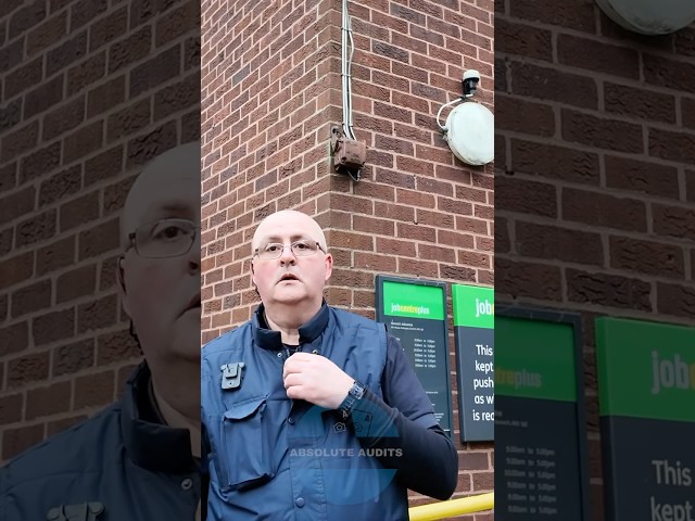 G4S Goon Picks On The Wrong Guy #audit #g4s