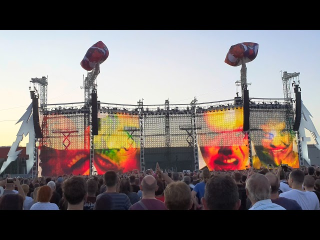 Metallica - Intro+Hardwire to self distruct, Letnany, Praga, 18.08.2018