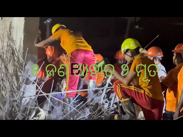 A building collapse  failure in working time stucher
