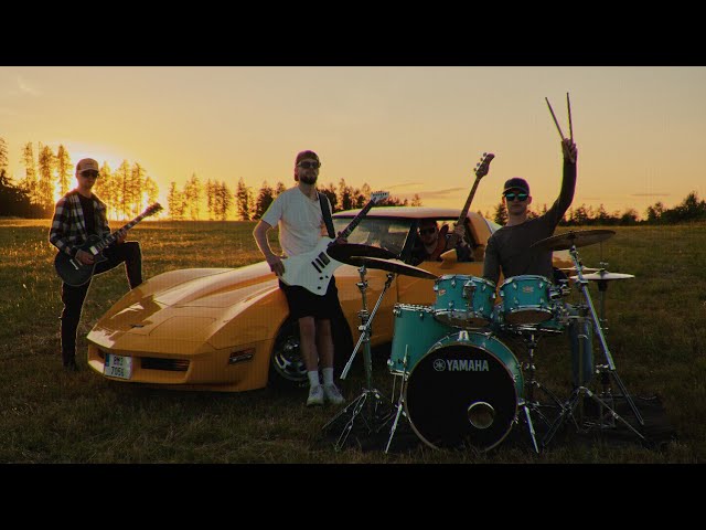 Flames - Loutky (Official Music Video)