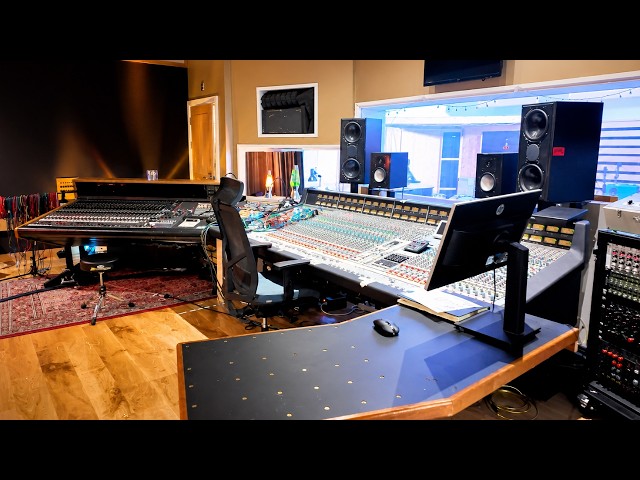 Inside a Studio with more than 10 TONS of Gear!
