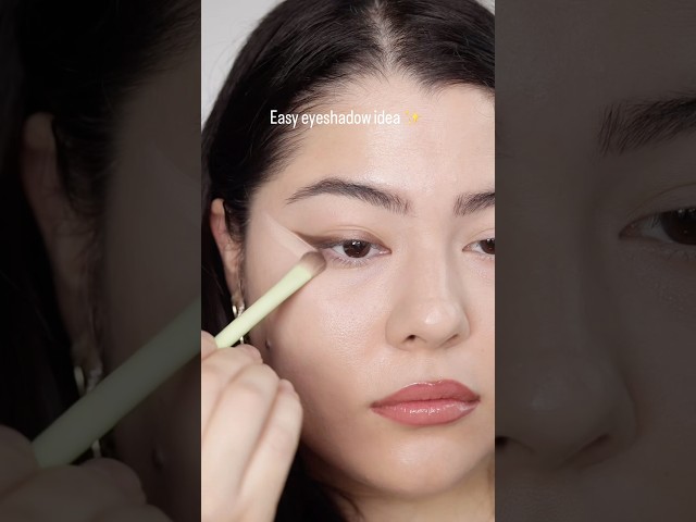 Easy eyeshadow idea ✨ #makeup #makeupshorts #makeuptutorial #eyeshadowtutorial #tutorial #eyemakeup