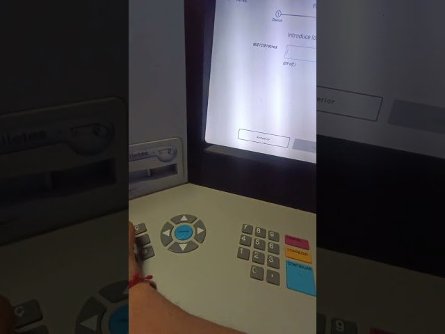 How to pay a fee at a Caixa ATM