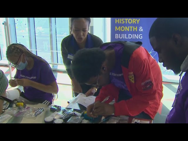 Com Ed's STEM Lab inspires Chicago students with STEM education, careers