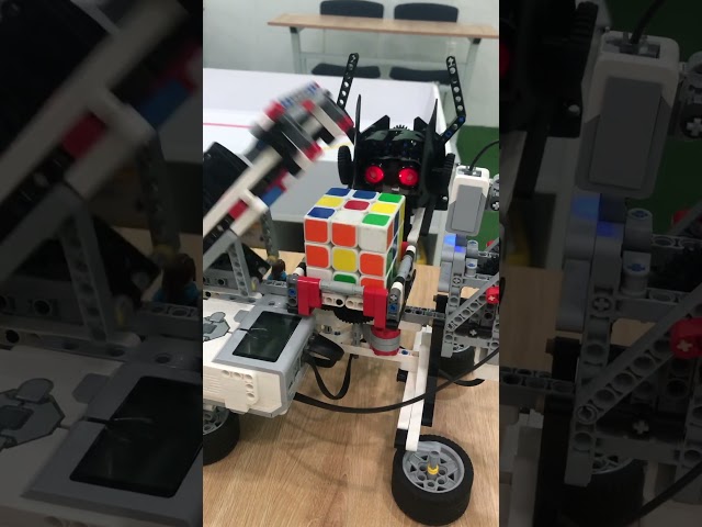 Mindstorm EV3 Solving rubik 3x3 with mindcuber programs #lego #ev3 #mindstorms #robotics #rubikscube
