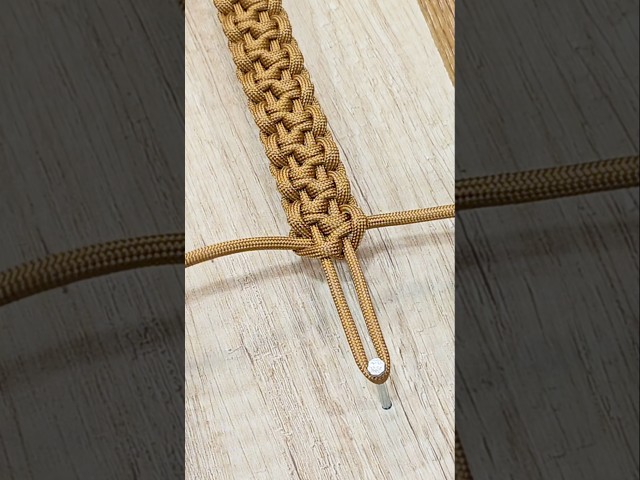 Paracord Bracelet 》Hitch knot 🤎 #paracord #bracelet #diy