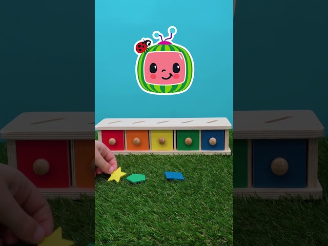 EASILY Learn Shapes and Colors!🟥🔵 #shorts #cocomelon