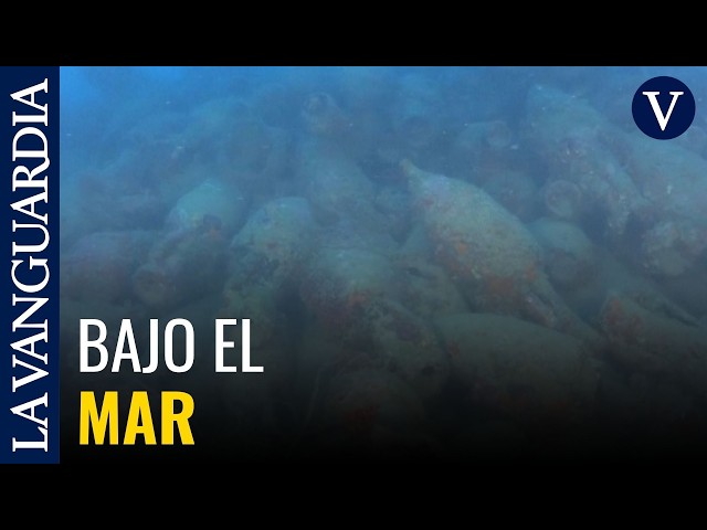 Un barco romano cargado con cientos de ánforas emerge frente a las costas de Sicilia