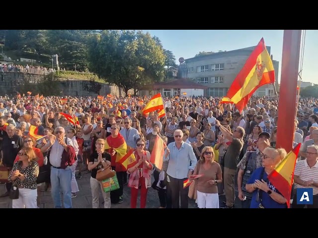 Cientos de personas se concentran frente al Concello de Vigo para apoyar a Ceuta