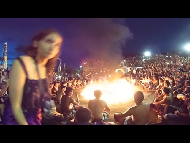 Kecak & Fire Dance Uluwatu (360 video)