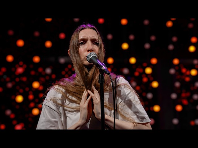 Dry Cleaning - The Cute Things (Live on KEXP)