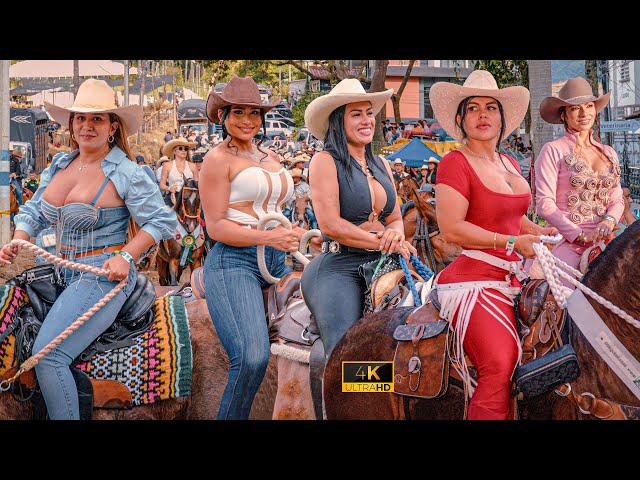 Hermosas Amazonas en la CABALGATA de Dos Quebradas - Risaralda 🐴 COLOMBIA 2025 🔥