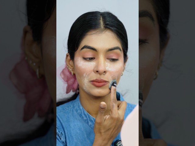 Best hacks for long lasting makeup with mini makeup 🫰 #shortsvideo #beautytiips #milkmakeup #ootd