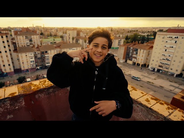 ELAMA - Un Amor a 3000 (Video Oficial)
