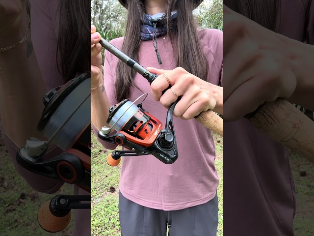 How to Hold a Spinning Rod & Reel for Beginners! 🎣 #FishingTips