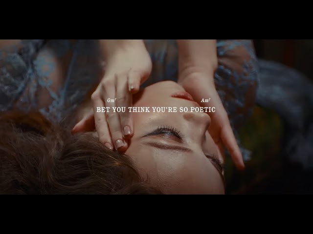 Laufey - Mr. Eclectic (Official Lyric Video with Chords)