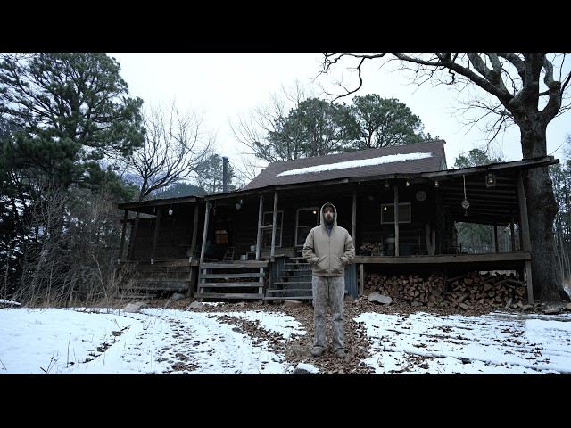3 Days Braving a Severe Winter Storm at My Cozy Cabin
