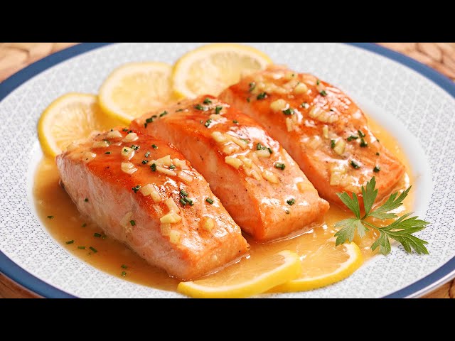 Juicy Salmon in 10 Minutes with Garlic and Lemon Sauce - Quick and Easy Recipe