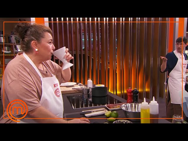 Eva does something Jordi absolutely hates | MasterChef 13