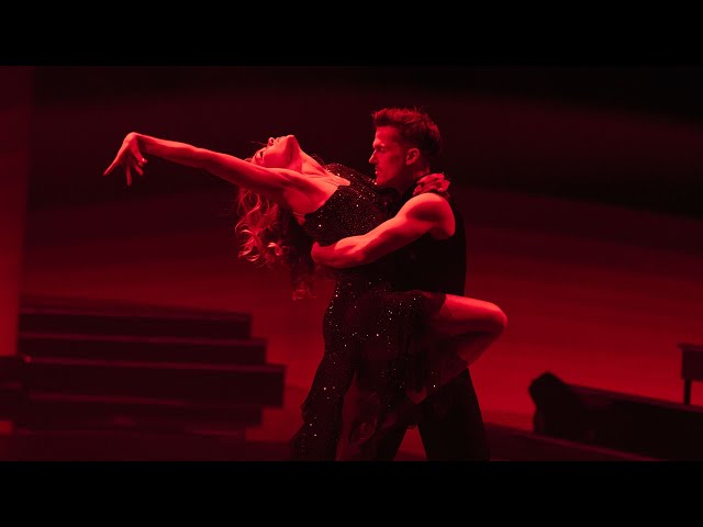 David Lindgren och Tove Villför dansar en Rumba i semifinalen av Let's Dance 2025.