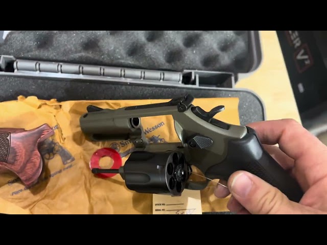 NEW S&W model 19 Carry Comp in 357