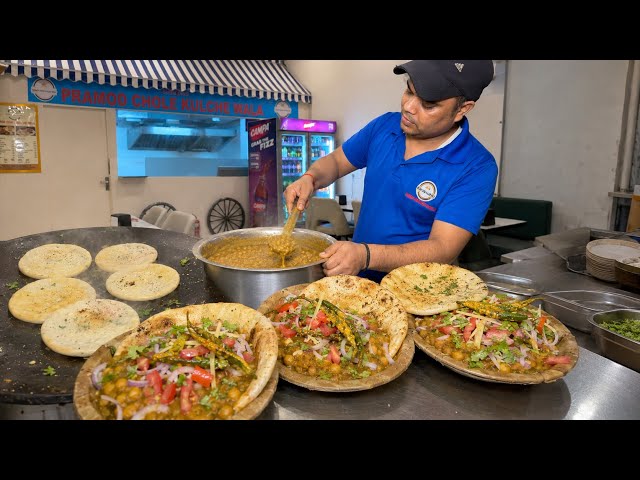 30 Years of Chole Kulche! Fresh Kulche on Tawa & Loaded Spicy Chole