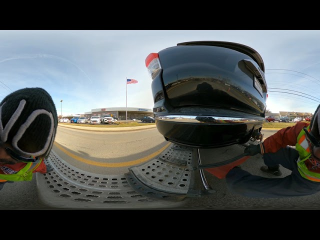 Load Toyota 4Runner up on busy highway (360° virtual reality video) [part 1]