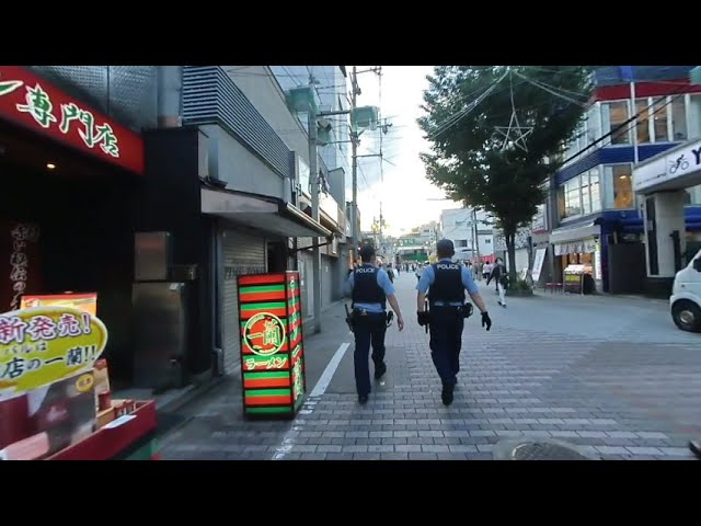 路上喫煙を注意しに行く警察の後をつけてみるVR180