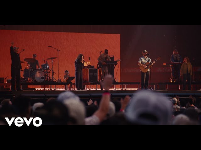 Passion, Kari Jobe Carnes - Center (Live From Passion 2026)