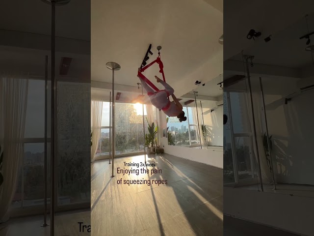 Face your fears! You can do it #aerialsilks #aerialyoga #progressvideo