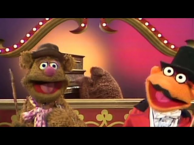 The Muppet Show - 101: Juliet Prowse - “Simon Smith and His Amazing Dancing Bear” (1976)
